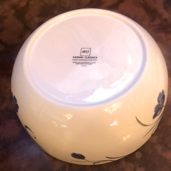 Mikasa Casual Elegance Garden Poetry Serving Vegetable Bowl - Picture 2 of 3